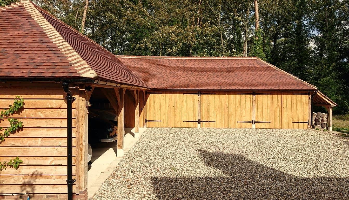 Large 6 Bay L-Shaped Garage Complex and Workshop